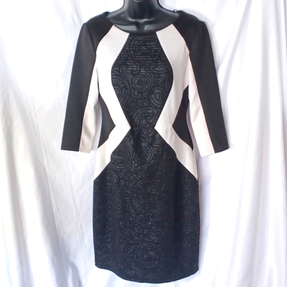 Chaya White & Black Textured geometric 3/4 sleeve dress